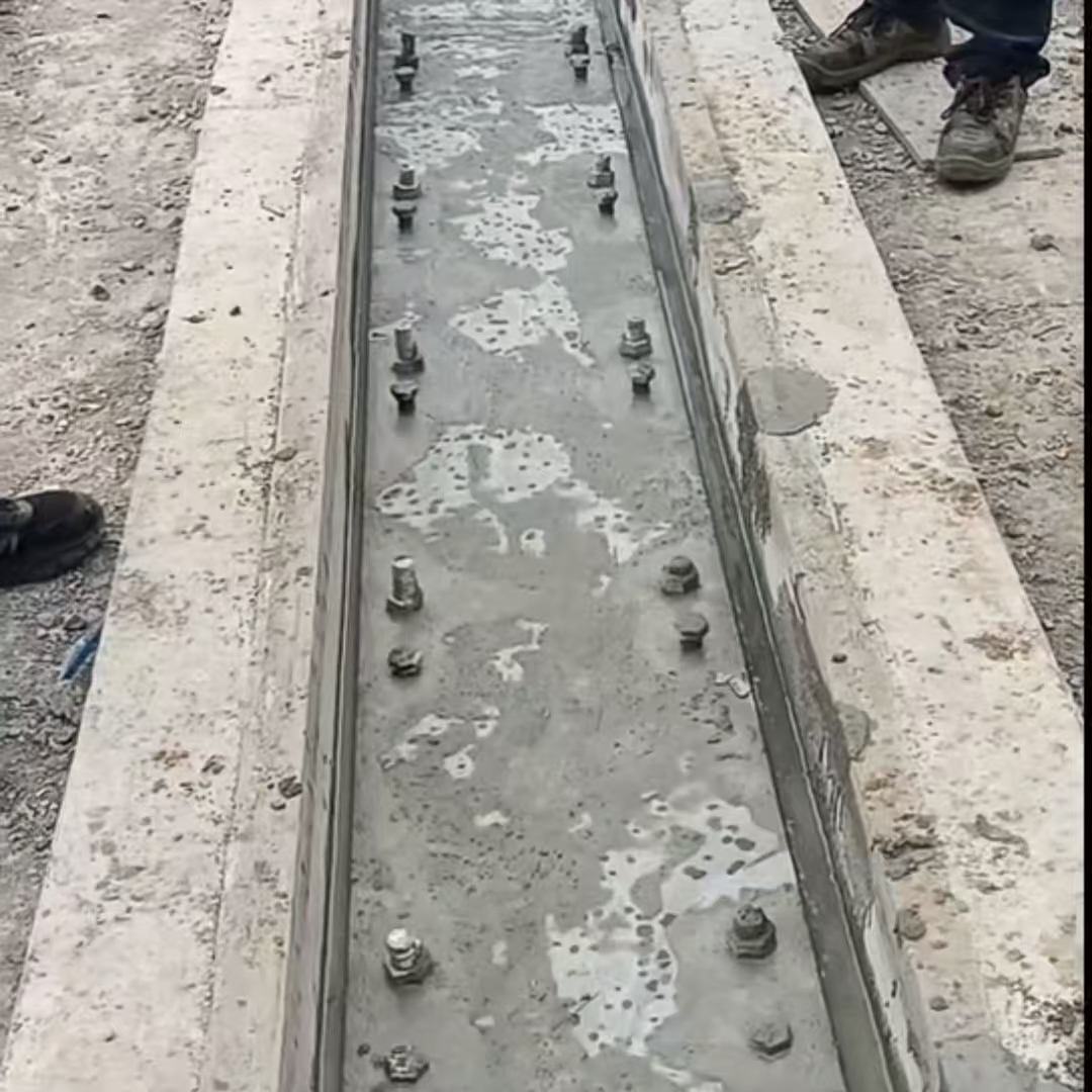 咸阳港口码头起重机龙门吊重型机械设备稳固用早强快凝轨道胶泥